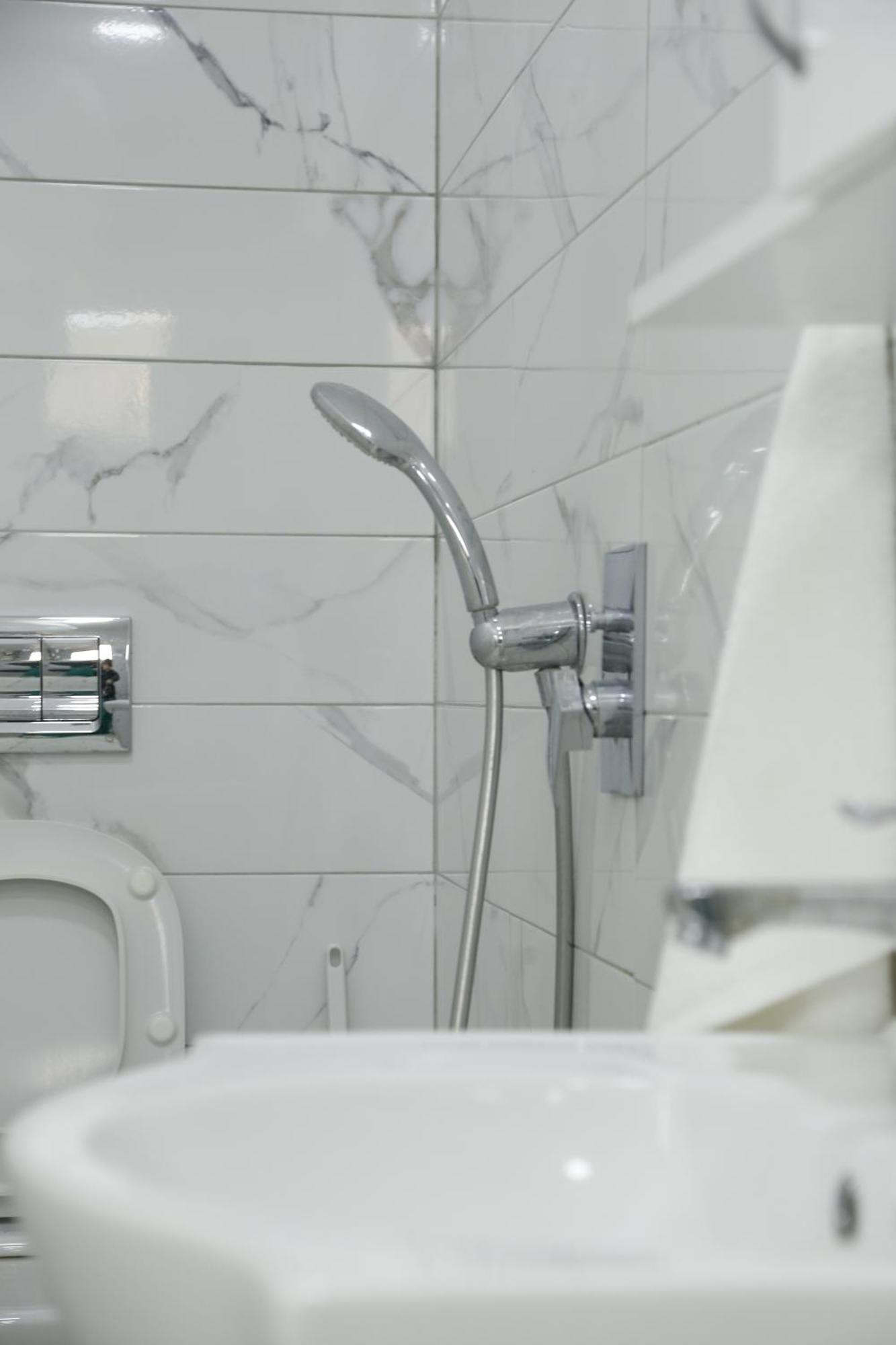 Albi Apartment Тирана Екстер'єр фото