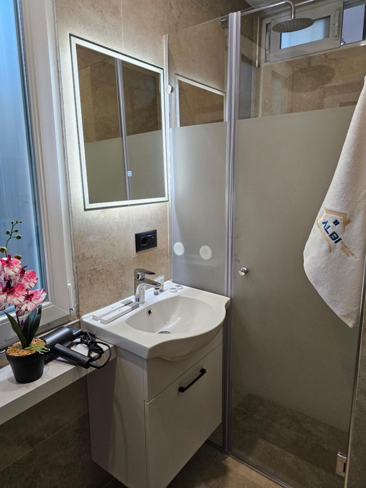 Albi Apartment Тирана Екстер'єр фото